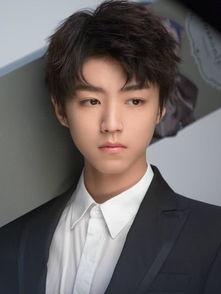 王俊凯吃瓜娱乐视频直播,揭秘娱乐圈幕后故事  第3张